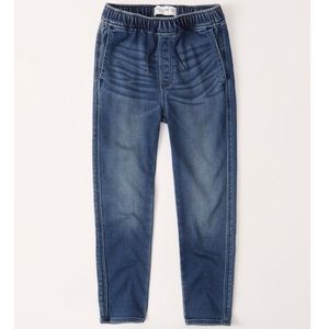 A&F Boys Sneaker Pants. MEDIUM WASH. Size 13/14